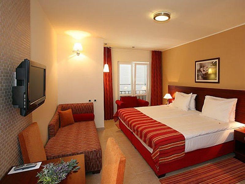 Valamar Atrium Residence Baška Eksteriør bilde