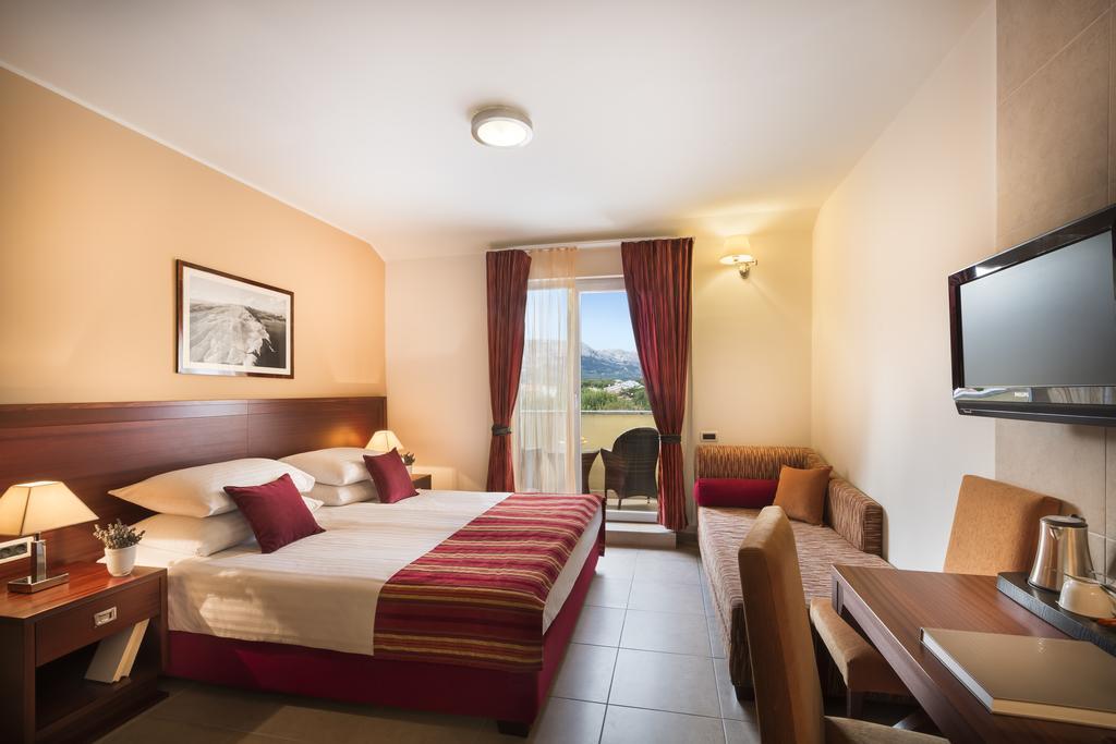 Valamar Atrium Residence Baška Eksteriør bilde