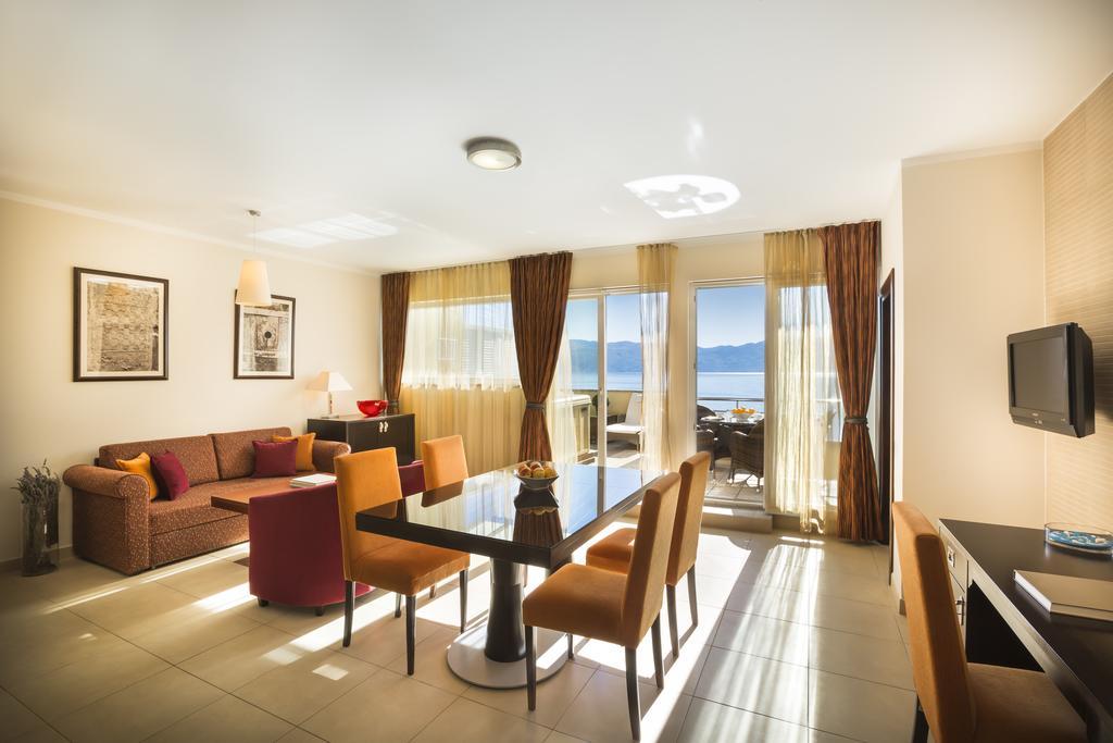 Valamar Atrium Residence Baška Eksteriør bilde